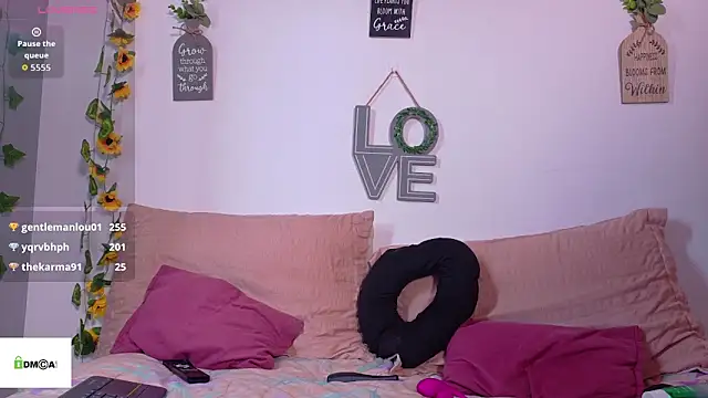 emiily_curly webcam