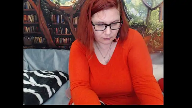 PlayfullMature webcam