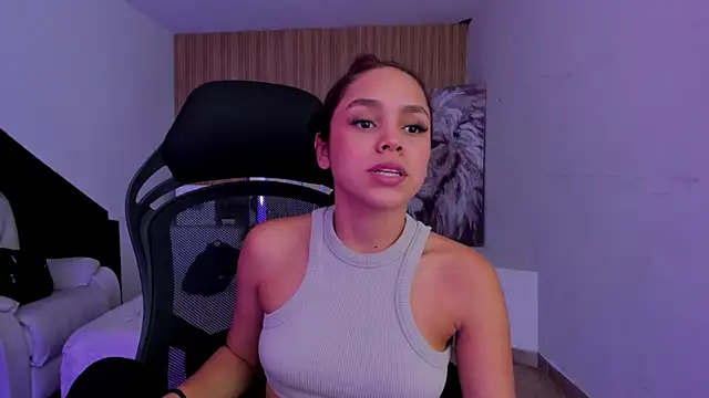 CarolineFyre webcam