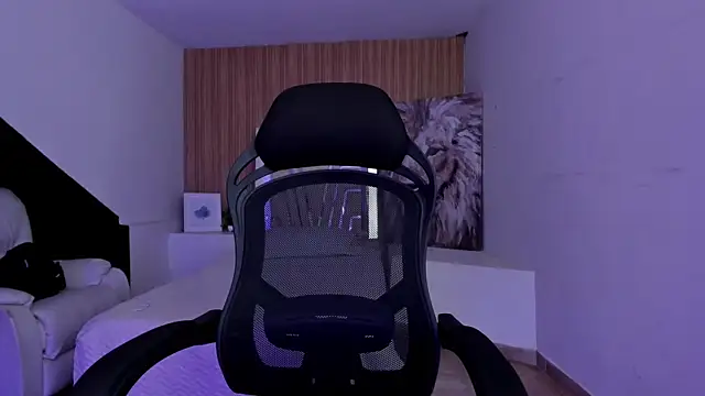 CarolineFyre webcam