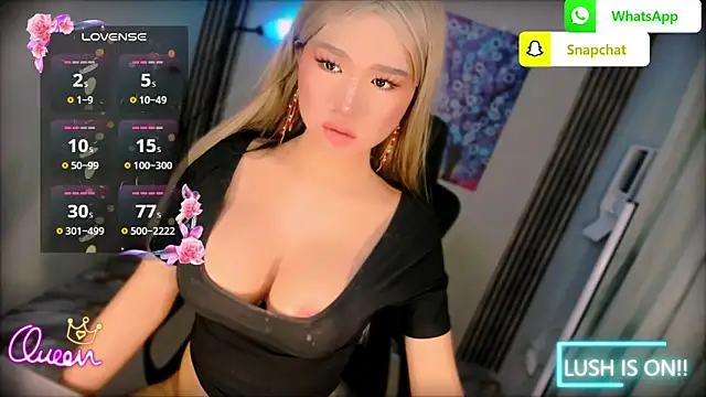 xBigSurpriseLorainex webcam