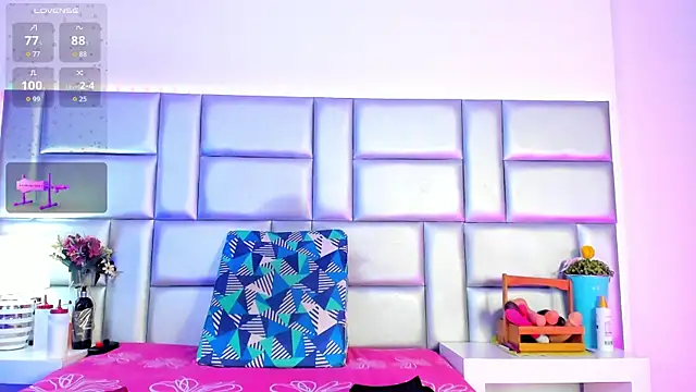 LovelyNickii webcam
