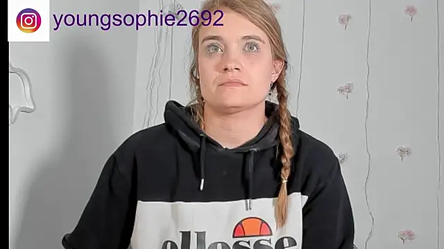 YoungSophie webcam