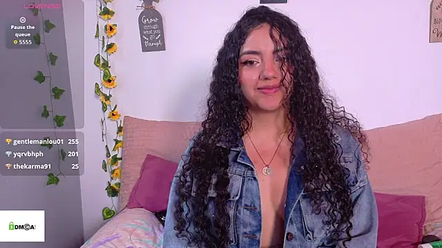 emiily_curly webcam