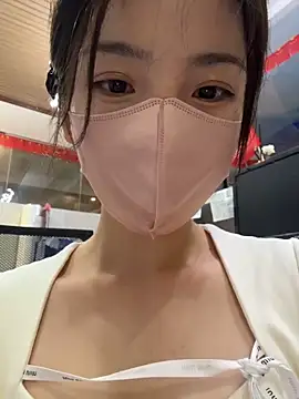 gougou13 live sex cam