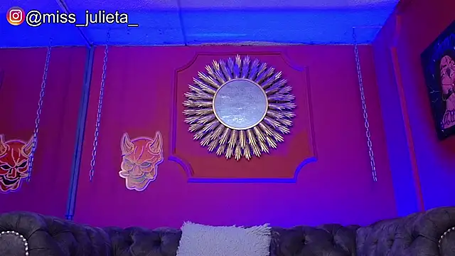 Julieta_Russell webcam