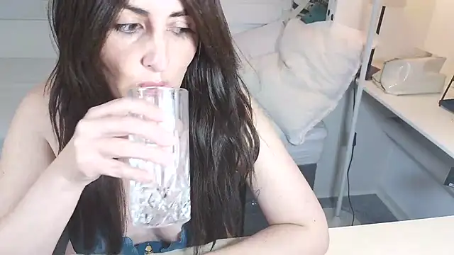 naughty_sarahh webcam