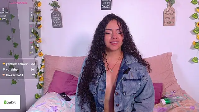 emiily_curly webcam
