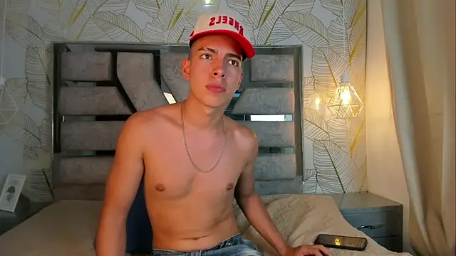 Ithan_Clarck webcam