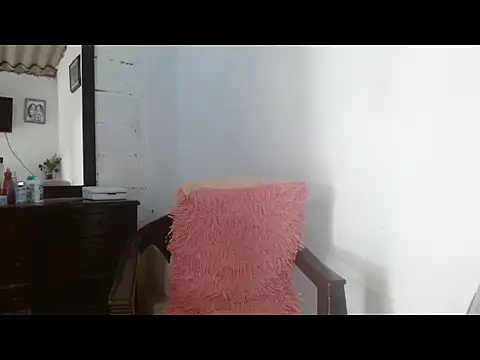 Larry-n-clouds webcam