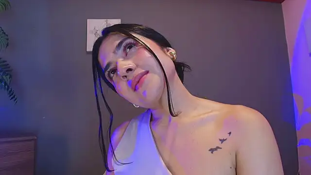 adara_johnson__ webcam