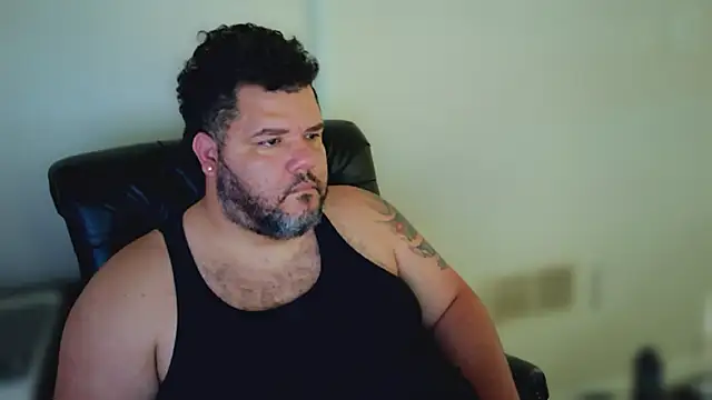 HotDominicanCum webcam
