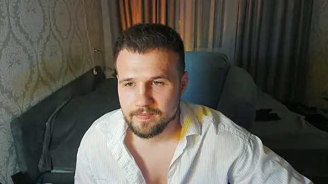 Vladik_b live sex cam