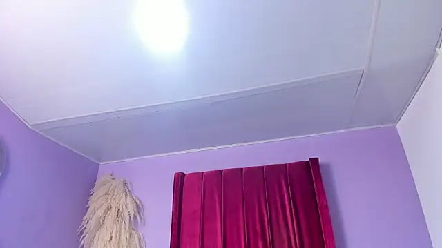 Shanelle__ webcam