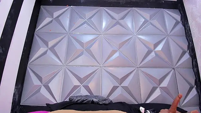 BustyGlow webcam