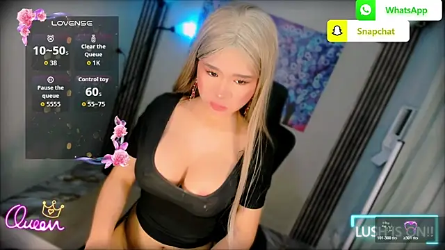 xBigSurpriseLorainex webcam