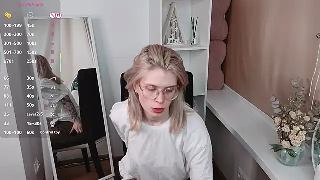MarikoHashimoto webcam