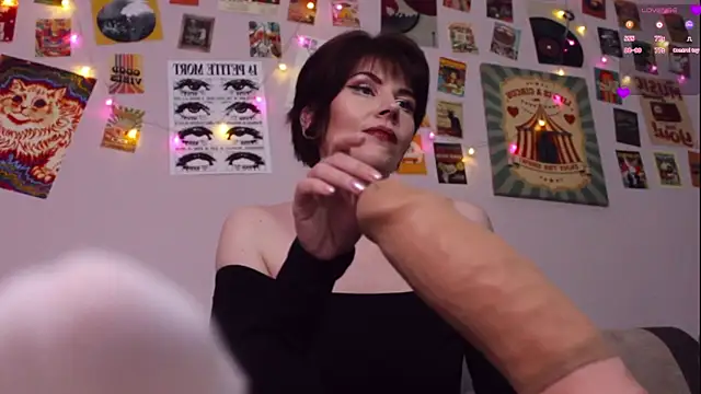 Luna_Blake webcam