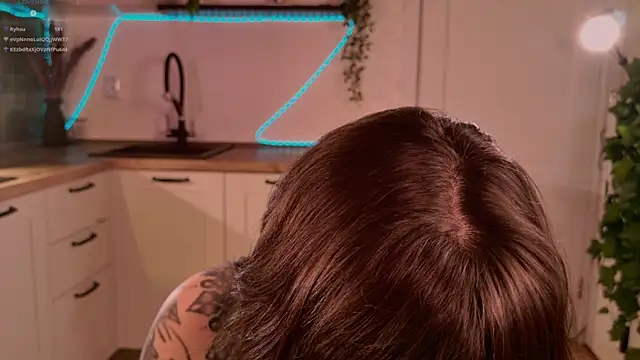 MichaellaMoon webcam