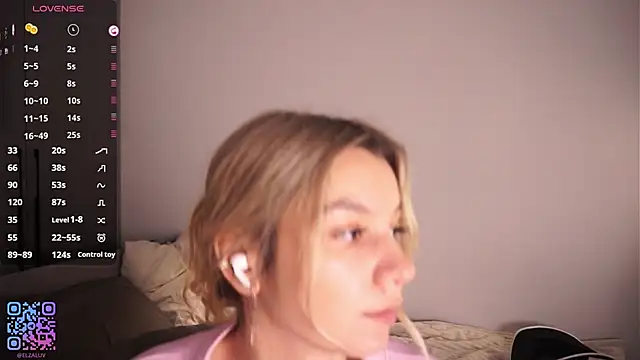 BrynnHolverson webcam