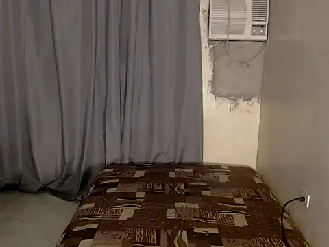 urnaughty_paul webcam