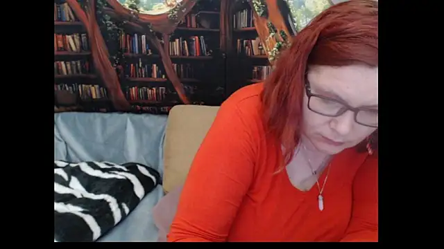 PlayfullMature webcam