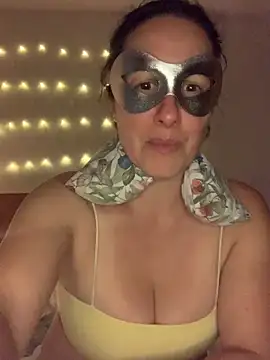 hotbrunettemass webcam