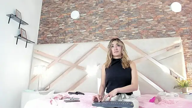 lucy_davies webcam