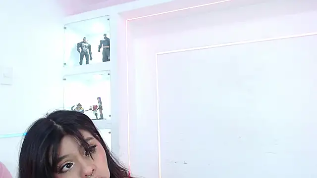 MaxineDoll webcam