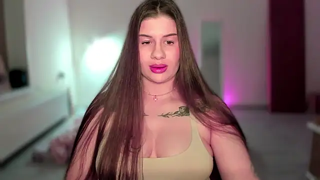 JuicyHelenX webcam