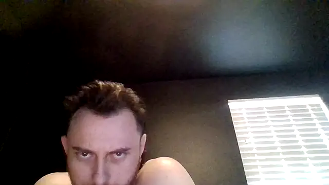 Tallhungcloudyyy live sex cam