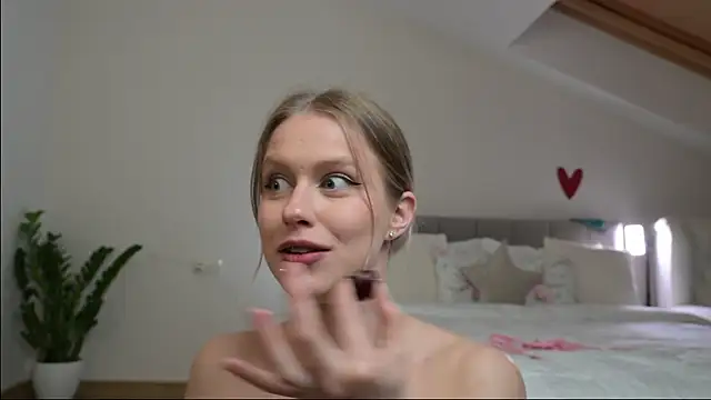 ella_twinkl webcam