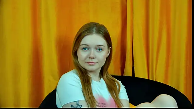 ElinaVale webcam
