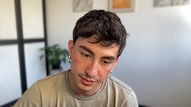 sweettaaron01 webcam