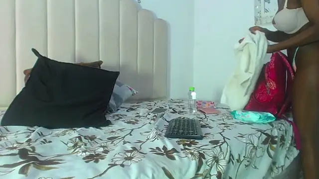 KaylaDark webcam