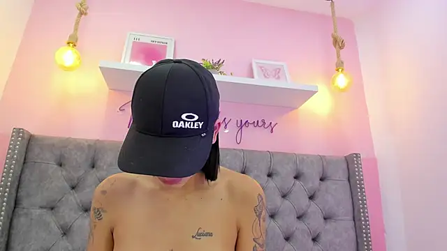 Scarlett_glowX webcam