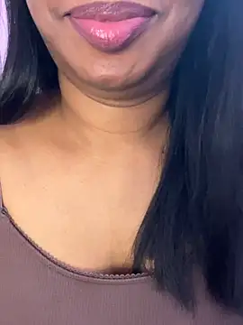 tamil_Aarathi webcam