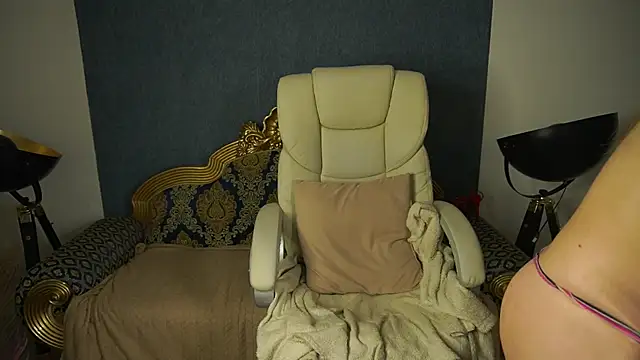 BellaLaPetit webcam