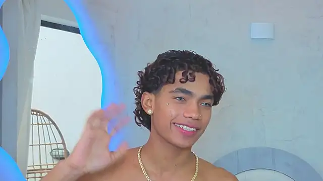 AlanCutee webcam
