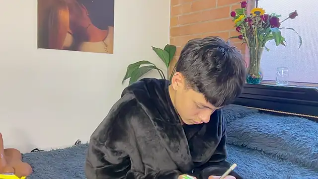 Bldavioro45 - Male webcam sex chat