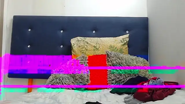 CurvyAssXX21 webcam