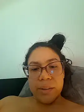 Aila_Phone webcam