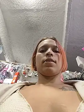 Mia_0-4 webcam