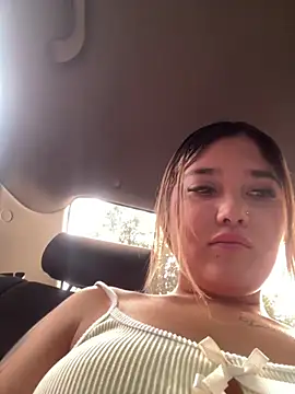 Lyon_and_Kitana webcam