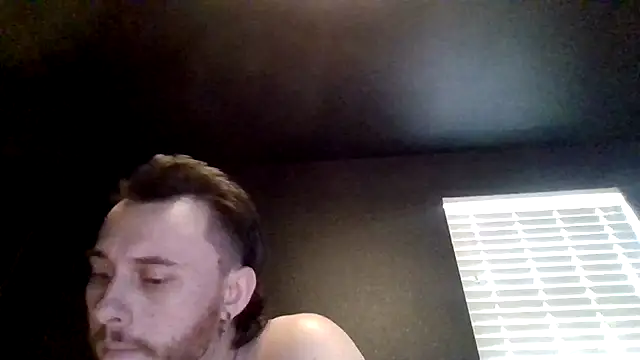 Tallhungcloudyyy webcam