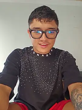 SAMY_AND_FRIENDSS webcam