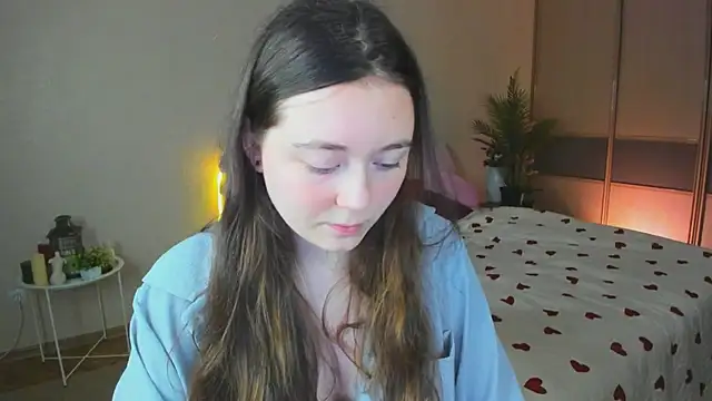 AlluringLookk webcam