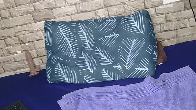 Sweethoneyglow webcam