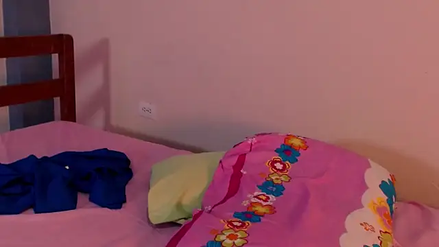 cruellasaludable webcam