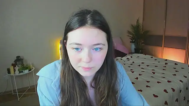 AlluringLookk webcam